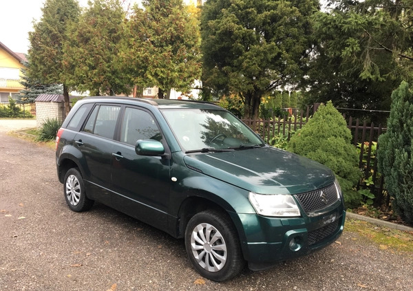 Suzuki Grand Vitara cena 11000 przebieg: 200000, rok produkcji 2008 z Garwolin małe 154